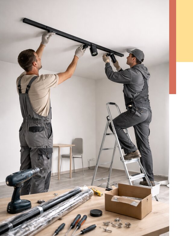 Установка трековых светильников в натяжной потолок в Усолье-Сибирском от 4334 руб. | ОТДЕЛОЧНИК-Сль